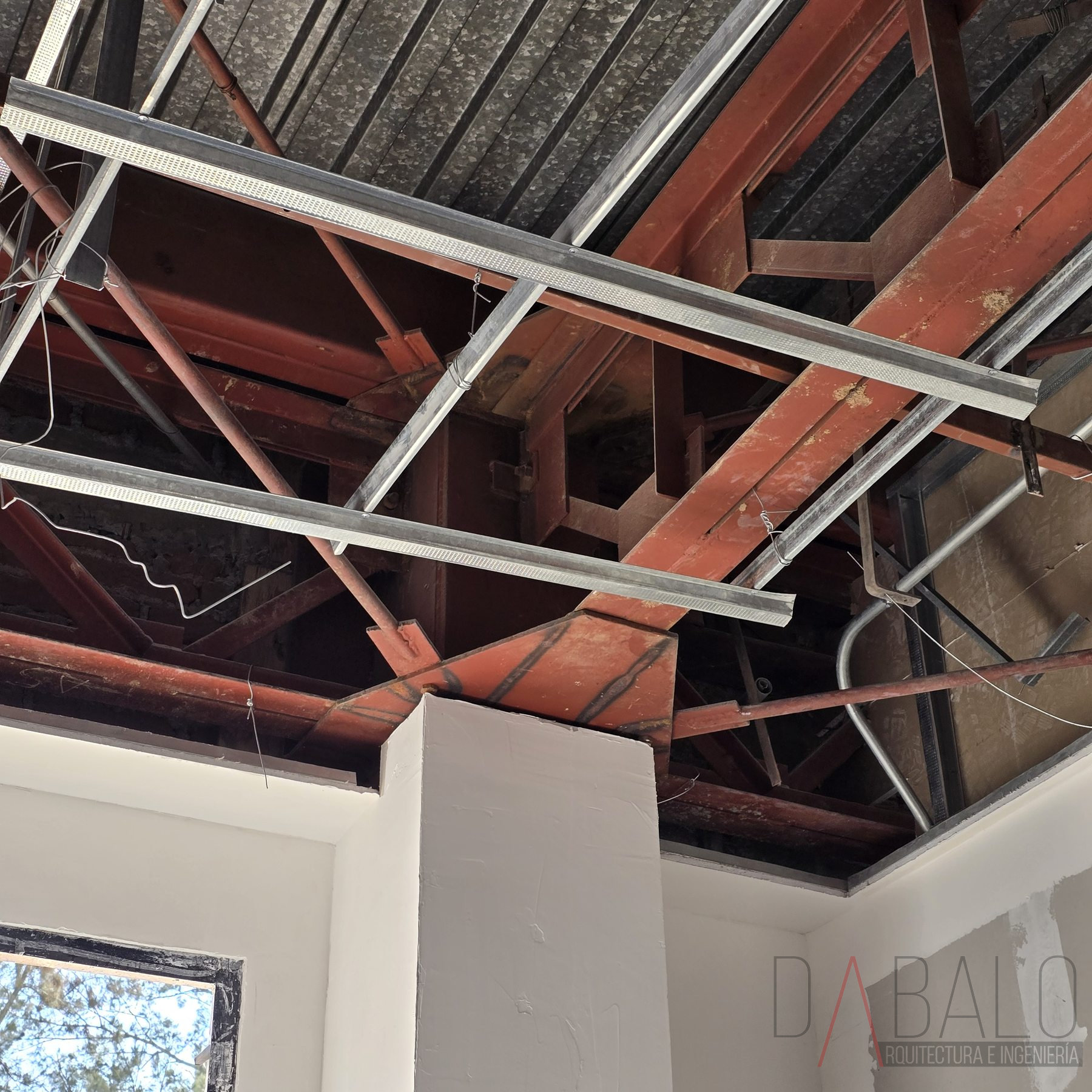 Estructura metálica inspeccionada